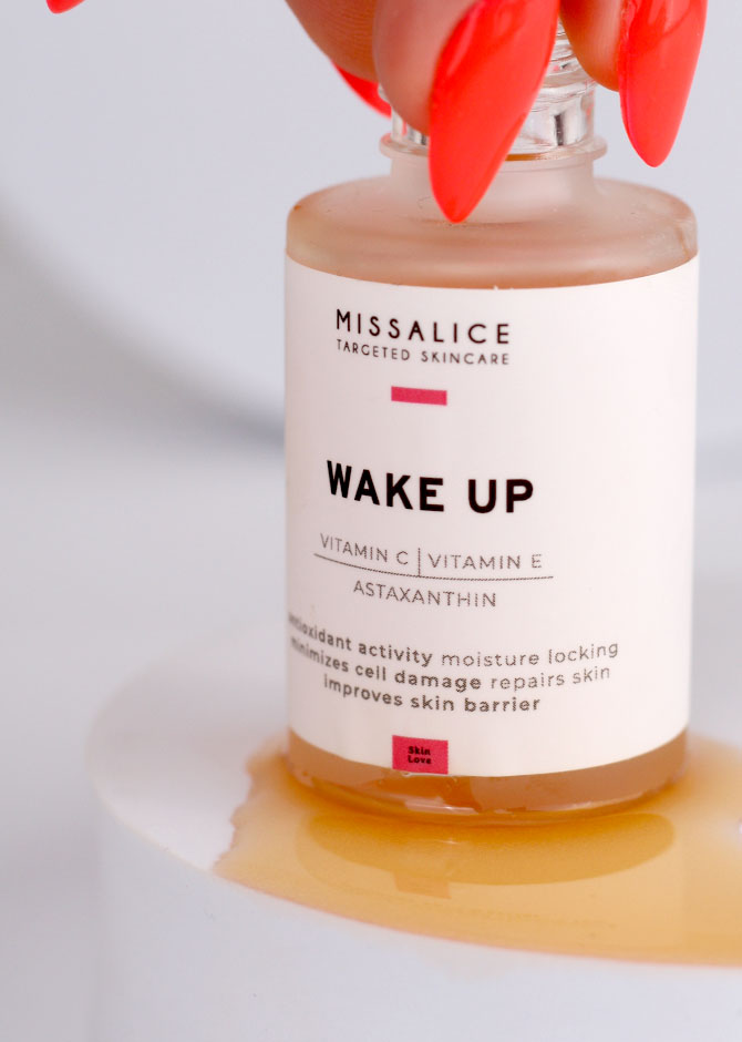 WAKE UP / Daily Antioxidant Serum with Vitamins C & E - Image 2